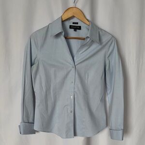 Jones New York Women's Non-Iron Cotton Light Blue Button Down Shirt Size 8 EUC